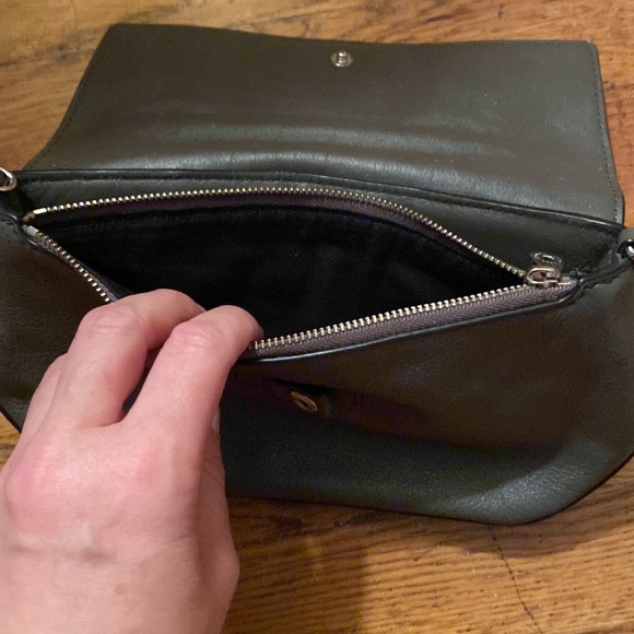 SOLD! Marc by Marc Jacob’s Gray Leather Cross Body Purse - Picture 7 of 9